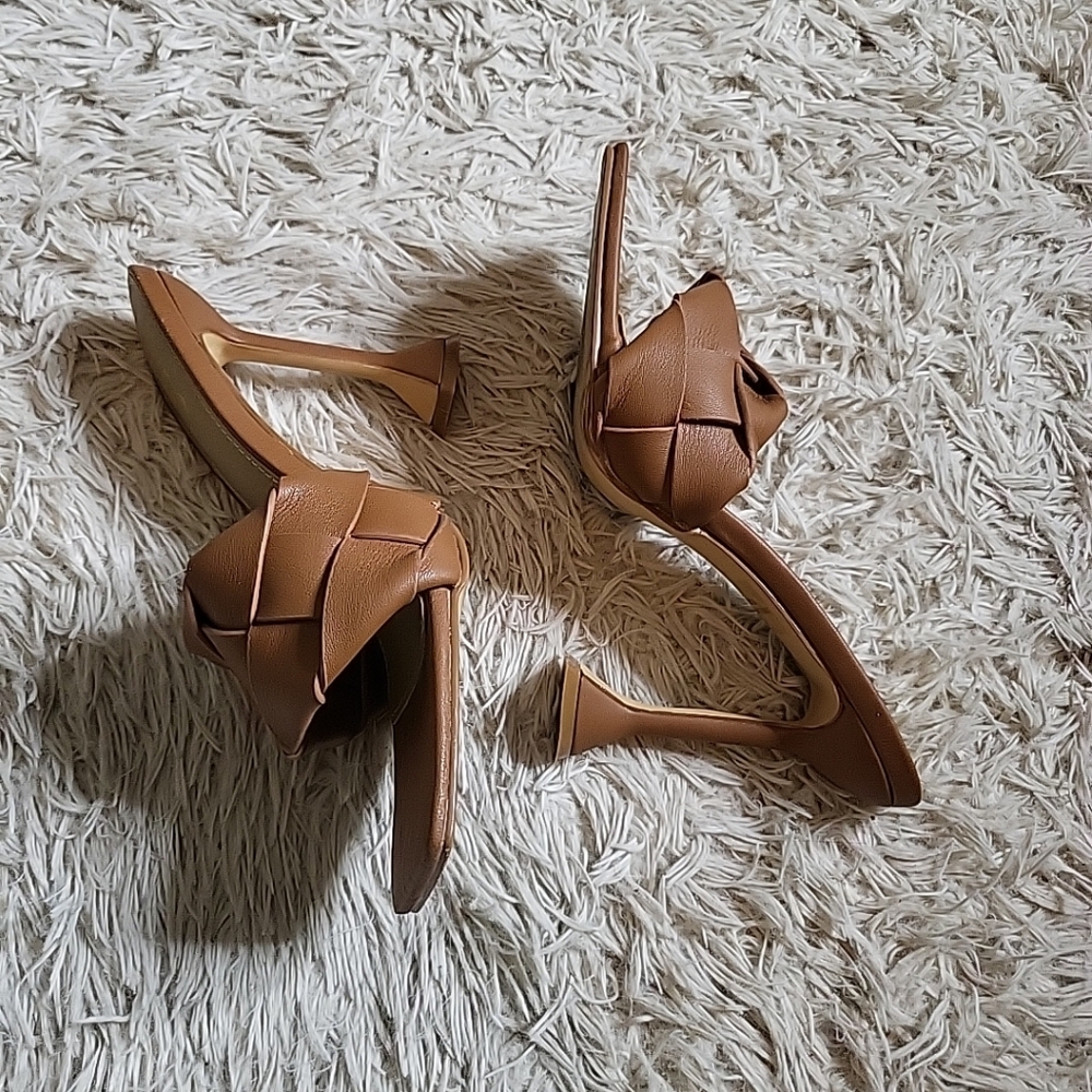 EGO Heels Square Toe Woven Strap Heels Sculptured Heel Sandals Pumps Size 8 ✨️💫 - Picture 4 of 8